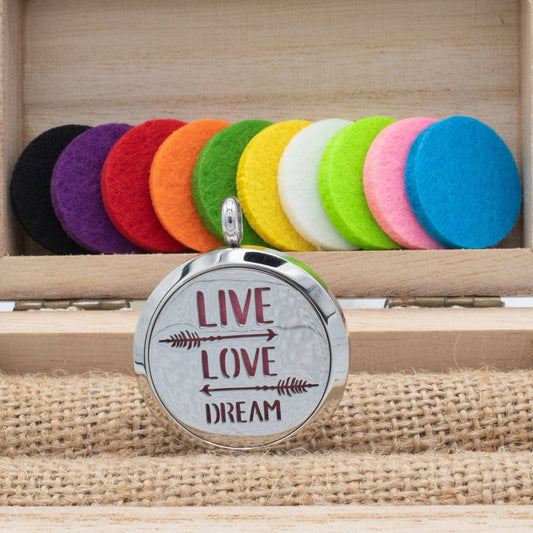 A.M.A.D.O Aroma-Anhänger "Live Love Dream" - Ätherisches Öl Duft Diffusor Kette edel - AMADO-SelfCare