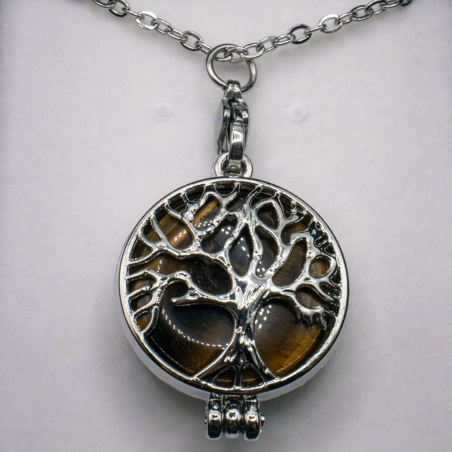 A.M.A.D.O Tigerauge-Medaillon "Baum des Lebens" - Ätherisches Öl Duft Diffusor Kette edel - AMADO-SelfCare