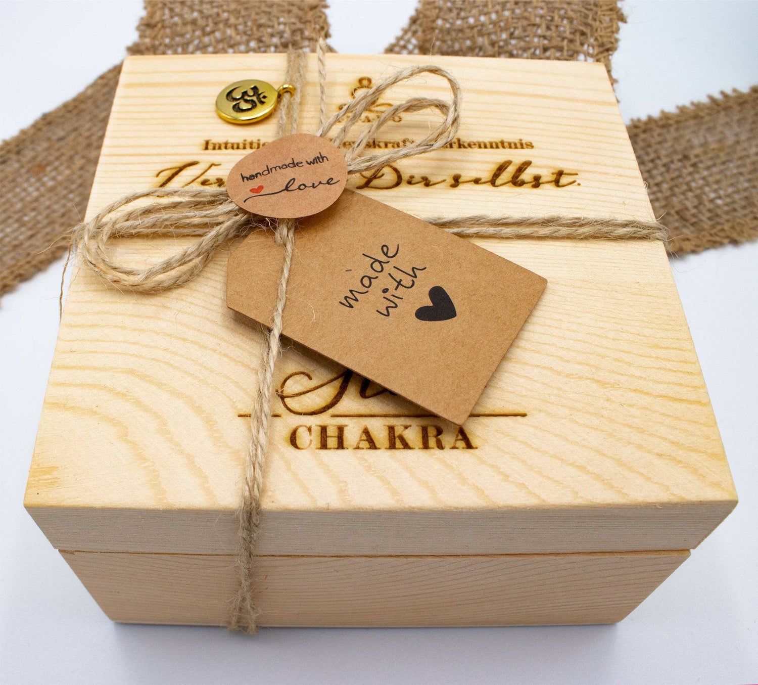 Solarplexus-Chakra-Kerze in Geschenkbox, "Weisheit, Persönlichkeit und Macht", Tuberose Duft - AMADO-SelfCare